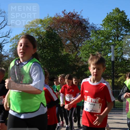 25.04.2025 - Das Zehntel Zöllner http://msf.ph/oto/7674589 26.04.2025 07:45:51 Laufen 1767, 1911, 3128 meine-sportfotos.de