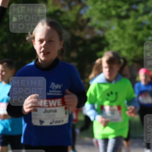 25.04.2025 - Das Zehntel Zöllner http://msf.ph/oto/7674641 26.04.2025 07:45:56 Laufen 1223 meine-sportfotos.de