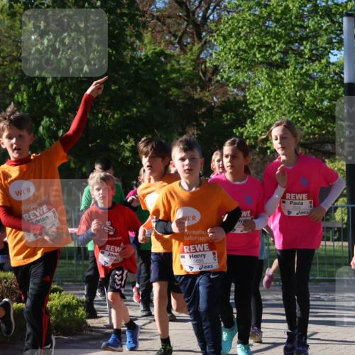 25.04.2025 - Das Zehntel Zöllner http://msf.ph/oto/7674691 26.04.2025 07:46:01 Laufen 1030, 3688, 3535 meine-sportfotos.de