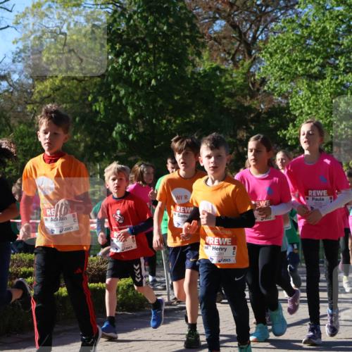 25.04.2025 - Das Zehntel Zöllner http://msf.ph/oto/7674695 26.04.2025 07:46:02 Laufen 3673, 3688, 3535, 195 meine-sportfotos.de