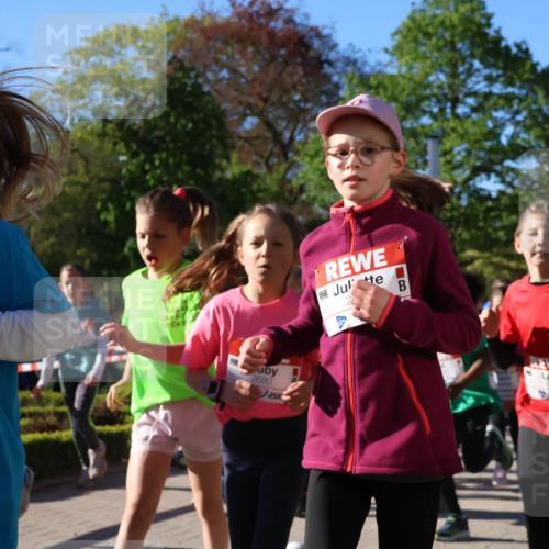 25.04.2025 - Das Zehntel Zöllner http://msf.ph/oto/7674883 26.04.2025 07:46:18 Laufen 2099, 2680 meine-sportfotos.de