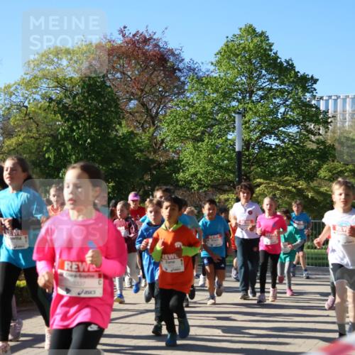 25.04.2025 - Das Zehntel Zöllner http://msf.ph/oto/7674936 26.04.2025 07:46:23 Laufen 3337 meine-sportfotos.de