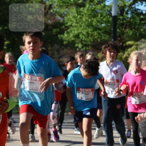 25.04.2025 - Das Zehntel Zöllner http://msf.ph/oto/7674938 26.04.2025 07:46:24 Laufen 3657, 2077, 370, 3345 meine-sportfotos.de