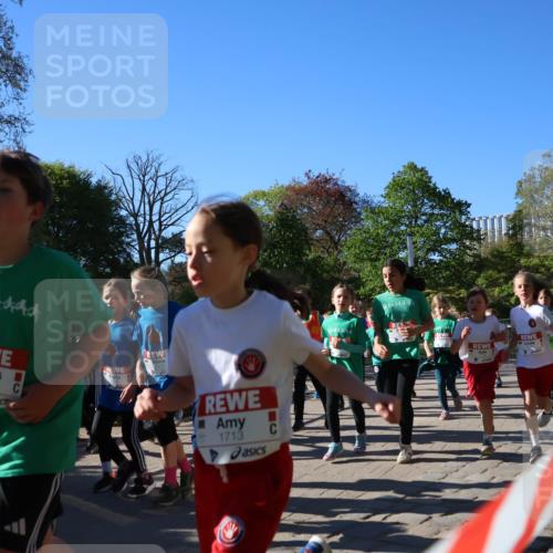 25.04.2025 - Das Zehntel Zöllner http://msf.ph/oto/7675009 26.04.2025 07:46:33 Laufen 1400, 1713 meine-sportfotos.de