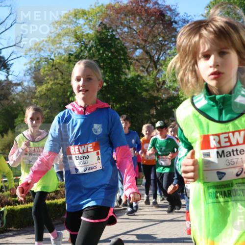 25.04.2025 - Das Zehntel Zöllner http://msf.ph/oto/7675039 26.04.2025 07:46:35 Laufen 3596, 2040, 3571 meine-sportfotos.de
