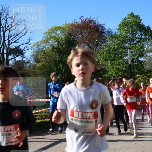 25.04.2025 - Das Zehntel Zöllner http://msf.ph/oto/7675048 26.04.2025 07:46:36 Laufen 44, 635 meine-sportfotos.de