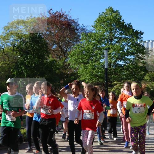 25.04.2025 - Das Zehntel Zöllner http://msf.ph/oto/7675055 26.04.2025 07:46:37 Laufen 2434 meine-sportfotos.de