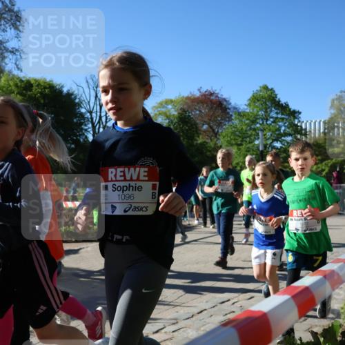 25.04.2025 - Das Zehntel Zöllner http://msf.ph/oto/7675120 26.04.2025 07:46:42 Laufen 1096, 1577 meine-sportfotos.de