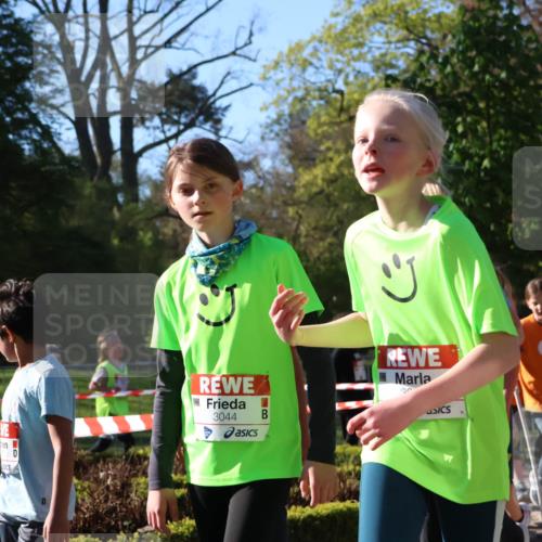 25.04.2025 - Das Zehntel Zöllner http://msf.ph/oto/7675144 26.04.2025 07:46:44 Laufen 3044 meine-sportfotos.de