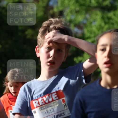 25.04.2025 - Das Zehntel Zöllner http://msf.ph/oto/7675165 26.04.2025 07:46:46 Laufen 1544 meine-sportfotos.de