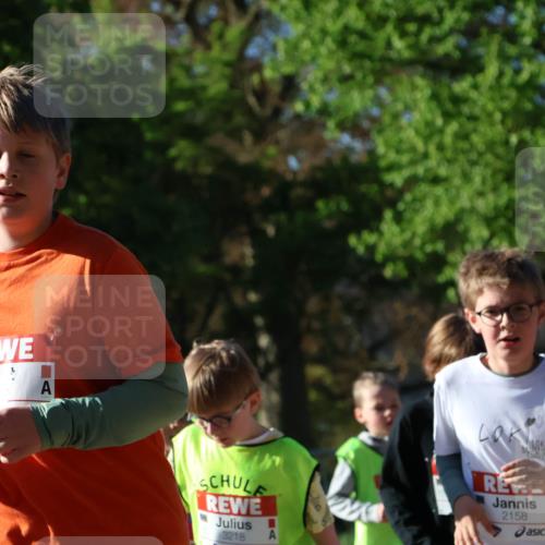 25.04.2025 - Das Zehntel Zöllner http://msf.ph/oto/7675185 26.04.2025 07:46:48 Laufen 3218, 2158 meine-sportfotos.de