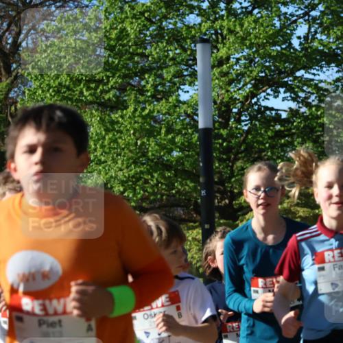 25.04.2025 - Das Zehntel Zöllner http://msf.ph/oto/7675196 26.04.2025 07:46:49 Laufen 13, 2729, 3687 meine-sportfotos.de