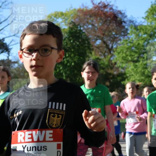 25.04.2025 - Das Zehntel Zöllner http://msf.ph/oto/7675450 26.04.2025 07:47:09 Laufen 2267 meine-sportfotos.de
