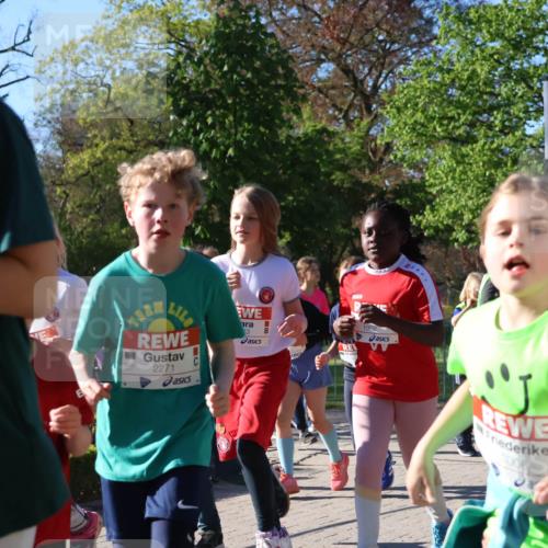 25.04.2025 - Das Zehntel Zöllner http://msf.ph/oto/7675515 26.04.2025 07:47:12 Laufen 1902, 2271, 13, 3006 meine-sportfotos.de