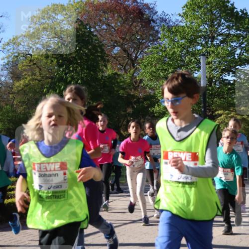 25.04.2025 - Das Zehntel Zöllner http://msf.ph/oto/7675579 26.04.2025 07:47:17 Laufen 3564 meine-sportfotos.de