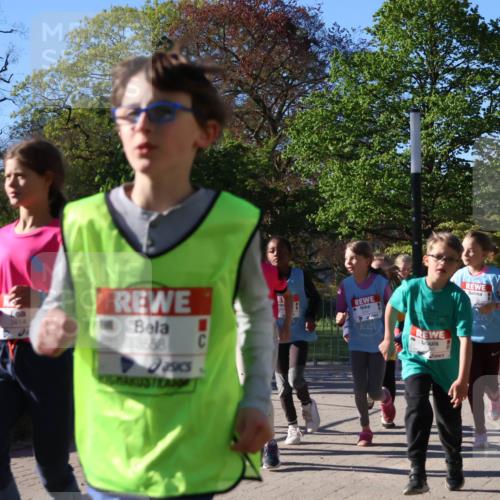 25.04.2025 - Das Zehntel Zöllner http://msf.ph/oto/7675586 26.04.2025 07:47:17 Laufen 3558 meine-sportfotos.de