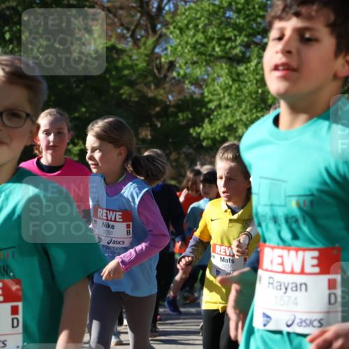 25.04.2025 - Das Zehntel Zöllner http://msf.ph/oto/7675603 26.04.2025 07:47:18 Laufen 1585, 3091, 2237, 1574 meine-sportfotos.de