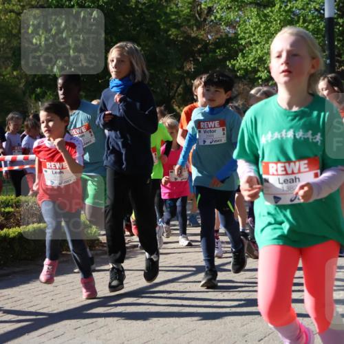 25.04.2025 - Das Zehntel Zöllner http://msf.ph/oto/7675636 26.04.2025 07:47:21 Laufen 1915, 2988, 1382, 1399 meine-sportfotos.de