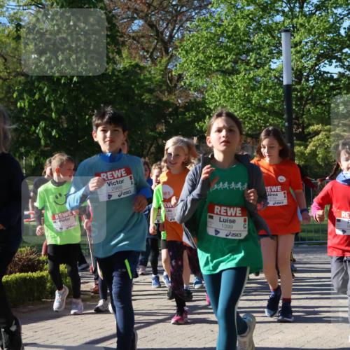 25.04.2025 - Das Zehntel Zöllner http://msf.ph/oto/7675660 26.04.2025 07:47:22 Laufen 3029, 2988, 3818, 1399, 3784, 1840 meine-sportfotos.de