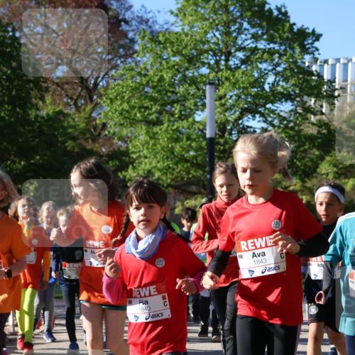 25.04.2025 - Das Zehntel Zöllner http://msf.ph/oto/7675672 26.04.2025 07:47:23 Laufen 618, 1840, 1843, 1872 meine-sportfotos.de