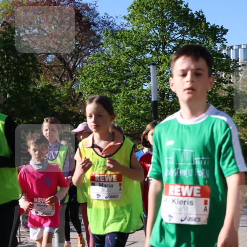 25.04.2025 - Das Zehntel Zöllner http://msf.ph/oto/7675870 26.04.2025 07:47:39 Laufen 3287, 3620, 1851, 1144 meine-sportfotos.de