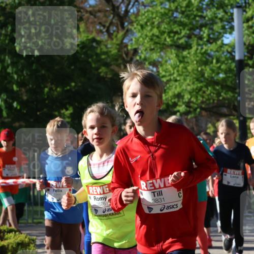 25.04.2025 - Das Zehntel Zöllner http://msf.ph/oto/7675923 26.04.2025 07:47:44 Laufen 98, 1995, 3576, 3831 meine-sportfotos.de