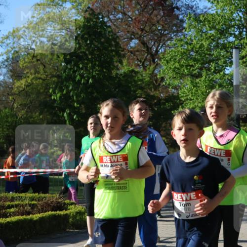 25.04.2025 - Das Zehntel Zöllner http://msf.ph/oto/7676090 26.04.2025 07:47:57 Laufen 2578 meine-sportfotos.de