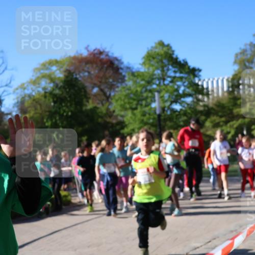 25.04.2025 - Das Zehntel Zöllner http://msf.ph/oto/7676134 26.04.2025 07:47:59 Laufen 320 meine-sportfotos.de