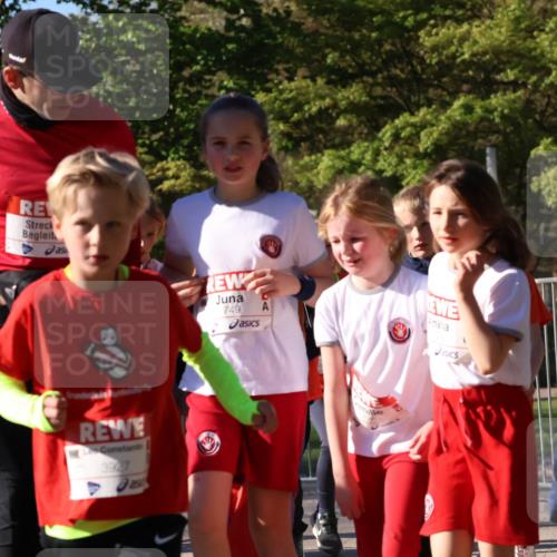 25.04.2025 - Das Zehntel Zöllner http://msf.ph/oto/7676165 26.04.2025 07:48:02 Laufen 3138, 3927, 749, 386 meine-sportfotos.de