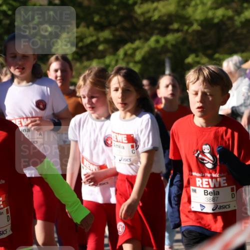 25.04.2025 - Das Zehntel Zöllner http://msf.ph/oto/7676168 26.04.2025 07:48:02 Laufen 724, 3927, 3887 meine-sportfotos.de