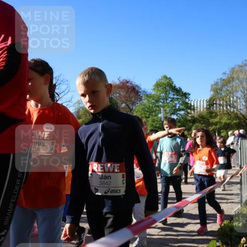 25.04.2025 - Das Zehntel Zöllner http://msf.ph/oto/7676271 26.04.2025 07:48:09 Laufen 796, 3842 meine-sportfotos.de