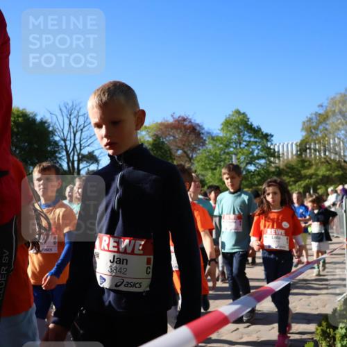 25.04.2025 - Das Zehntel Zöllner http://msf.ph/oto/7676275 26.04.2025 07:48:09 Laufen 3842 meine-sportfotos.de