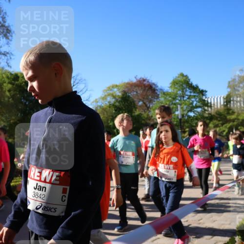 25.04.2025 - Das Zehntel Zöllner http://msf.ph/oto/7676288 26.04.2025 07:48:10 Laufen 3842 meine-sportfotos.de