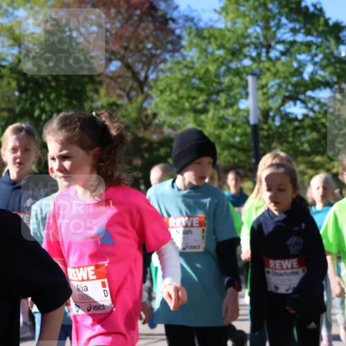 25.04.2025 - Das Zehntel Zöllner http://msf.ph/oto/7676313 26.04.2025 07:48:12 Laufen 3305, 1078 meine-sportfotos.de