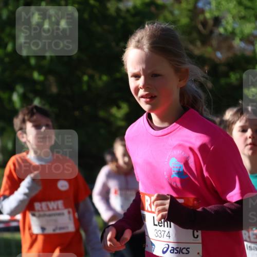 25.04.2025 - Das Zehntel Zöllner http://msf.ph/oto/7676422 26.04.2025 07:48:20 Laufen 3374 meine-sportfotos.de