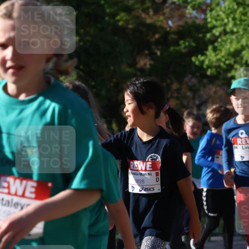 25.04.2025 - Das Zehntel Zöllner http://msf.ph/oto/7676437 26.04.2025 07:48:21 Laufen 15, 3828, 2704 meine-sportfotos.de