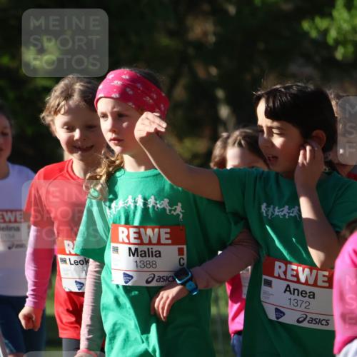 25.04.2025 - Das Zehntel Zöllner http://msf.ph/oto/7676793 26.04.2025 07:48:45 Laufen 1388, 1372, 1372 meine-sportfotos.de