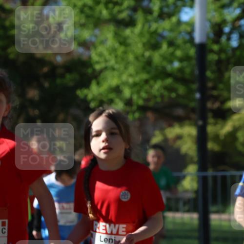 25.04.2025 - Das Zehntel Zöllner http://msf.ph/oto/7676817 26.04.2025 07:48:47 Laufen 1825 meine-sportfotos.de