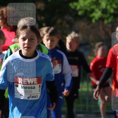 25.04.2025 - Das Zehntel Zöllner http://msf.ph/oto/7676842 26.04.2025 07:48:49 Laufen 3832, 00 meine-sportfotos.de