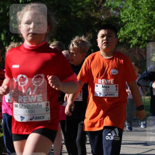 25.04.2025 - Das Zehntel Zöllner http://msf.ph/oto/7676920 26.04.2025 07:48:53 Laufen 254, 1890, 3773, 1138, 7604 meine-sportfotos.de