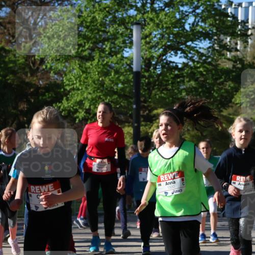 25.04.2025 - Das Zehntel Zöllner http://msf.ph/oto/7677059 26.04.2025 07:49:03 Laufen 1500 meine-sportfotos.de