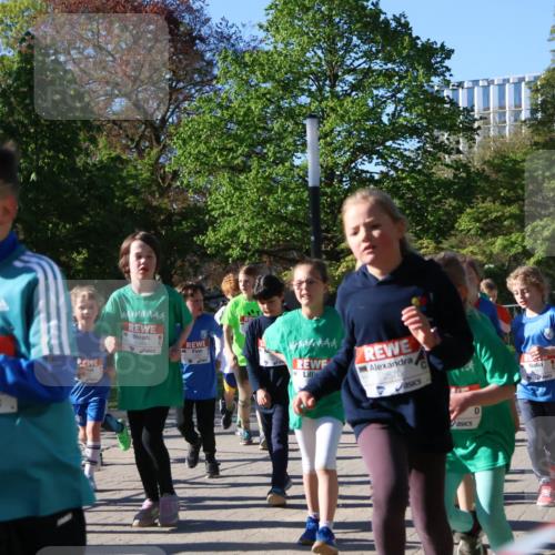 25.04.2025 - Das Zehntel Zöllner http://msf.ph/oto/7677102 26.04.2025 07:49:07 Laufen 2570, 1342 meine-sportfotos.de
