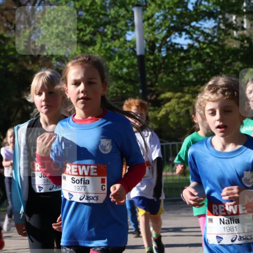 25.04.2025 - Das Zehntel Zöllner http://msf.ph/oto/7677130 26.04.2025 07:49:10 Laufen 242, 1977, 1981 meine-sportfotos.de