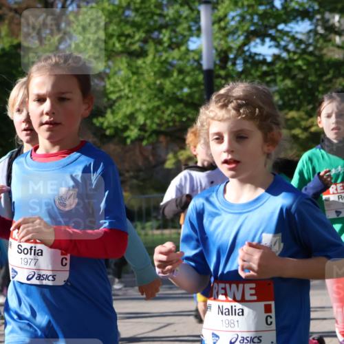 25.04.2025 - Das Zehntel Zöllner http://msf.ph/oto/7677135 26.04.2025 07:49:10 Laufen 1977, 1981, 1376 meine-sportfotos.de
