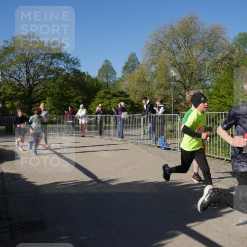 25.04.2025 - Das Zehntel Zöllner http://msf.ph/oto/7677279 26.04.2025 08:41:25 Laufen 3872 meine-sportfotos.de