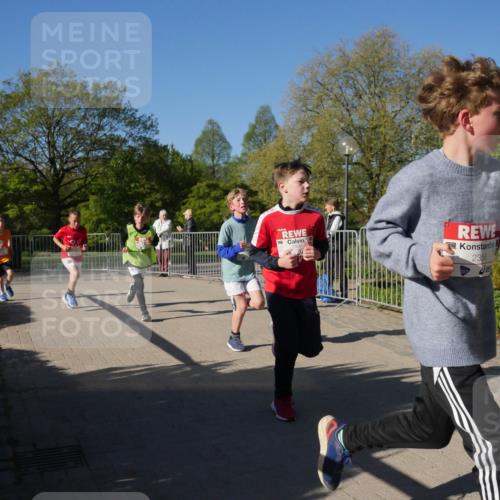 25.04.2025 - Das Zehntel Zöllner http://msf.ph/oto/7677321 26.04.2025 08:41:29 Laufen 2356 meine-sportfotos.de