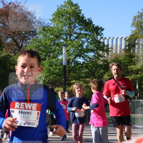 25.04.2025 - Das Zehntel Zöllner http://msf.ph/oto/7677356 26.04.2025 07:49:32 Laufen 2403 meine-sportfotos.de