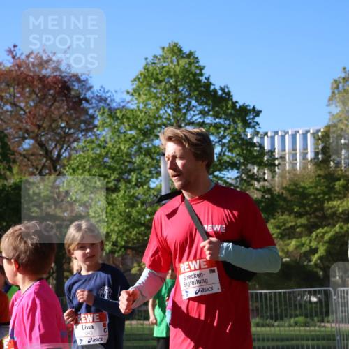 25.04.2025 - Das Zehntel Zöllner http://msf.ph/oto/7677370 26.04.2025 07:49:33 Laufen 1043 meine-sportfotos.de
