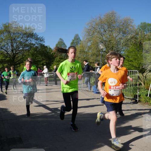 25.04.2025 - Das Zehntel Zöllner http://msf.ph/oto/7677423 26.04.2025 08:41:38 Laufen 3710 meine-sportfotos.de