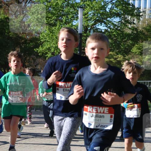 25.04.2025 - Das Zehntel Zöllner http://msf.ph/oto/7677453 26.04.2025 07:49:43 Laufen 2410, 1325, 1328, 2597, 141 meine-sportfotos.de